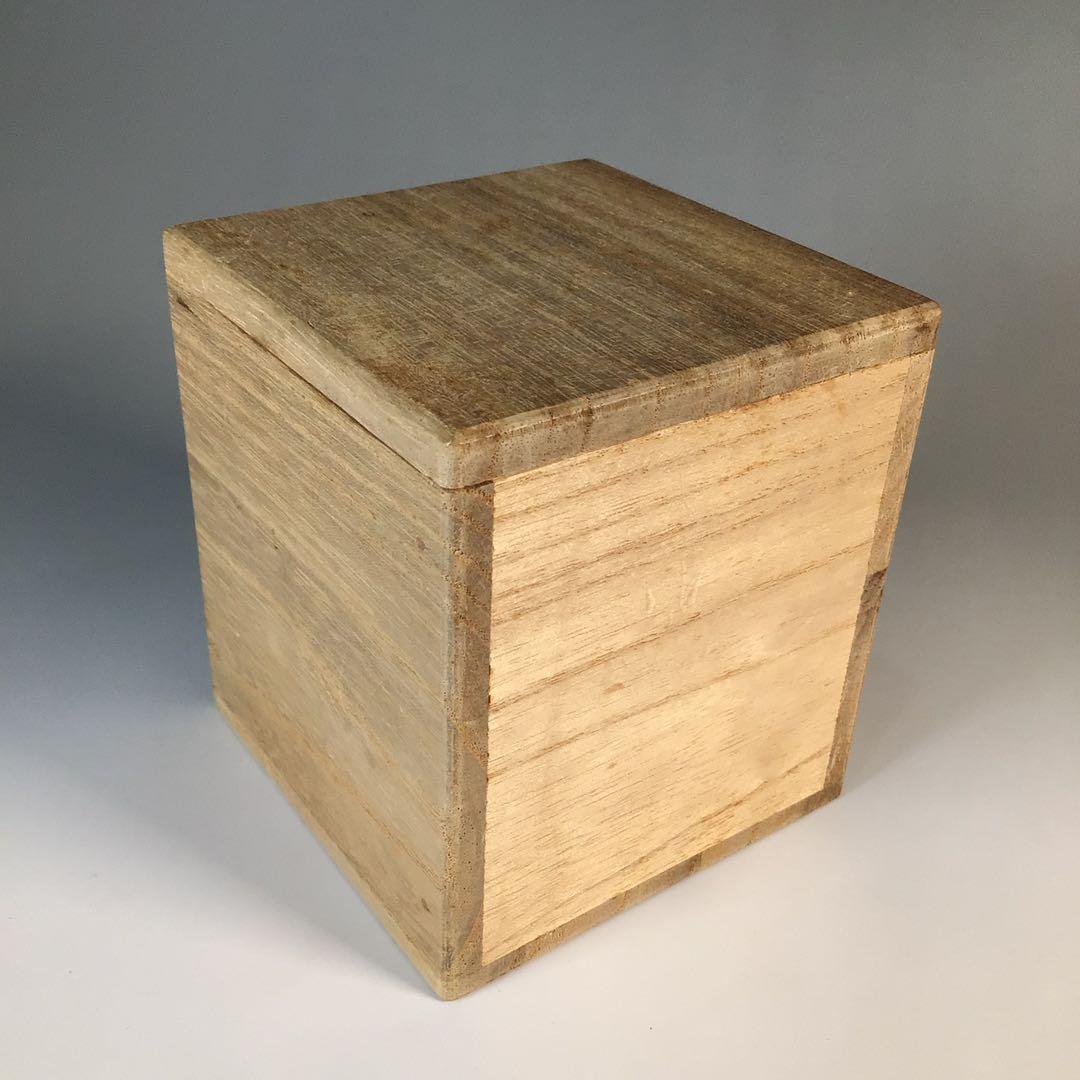 Ｍ２１５　棗　『塗師　多田桂寛作』『黒漆塗』『金柳橋蒔絵』『中棗』　共箱　茶道具