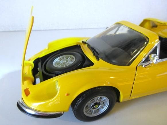 特価 HotWheels 1/18 フェラーリ Dino246GTS イエロー②