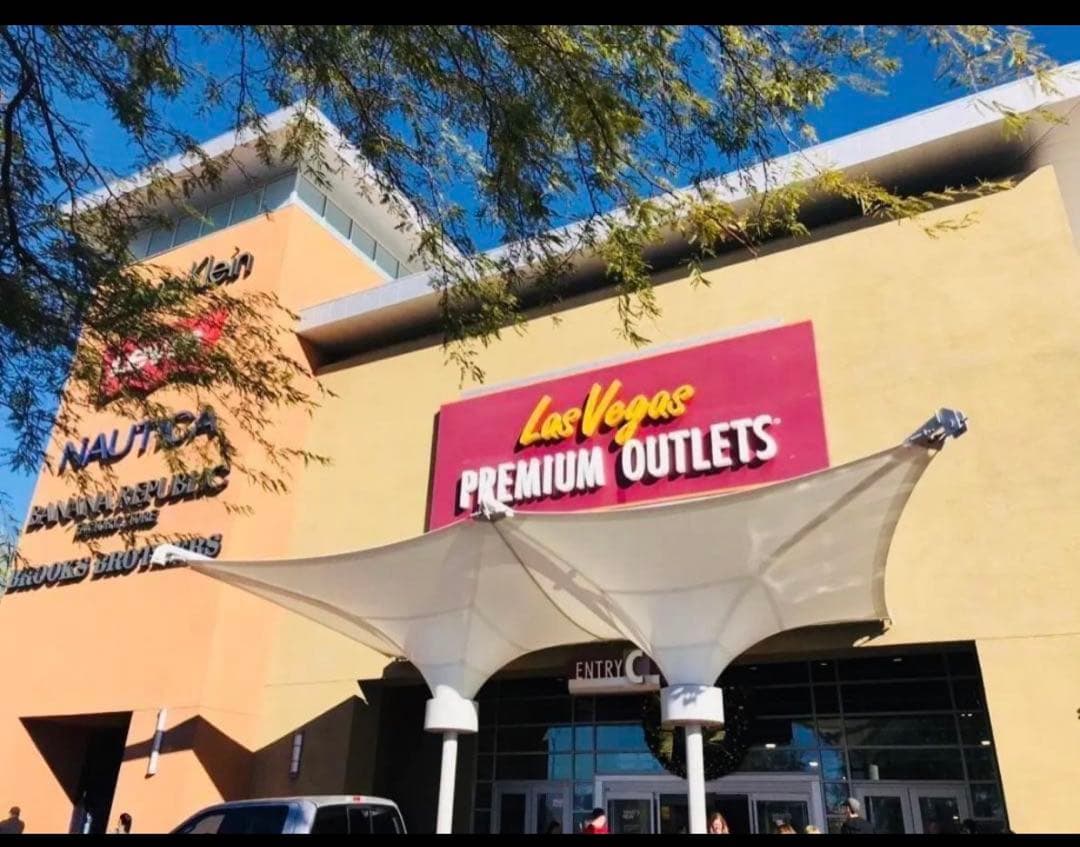 初売り人気COACH コーチ いちご柄チェリー二つ折り財布