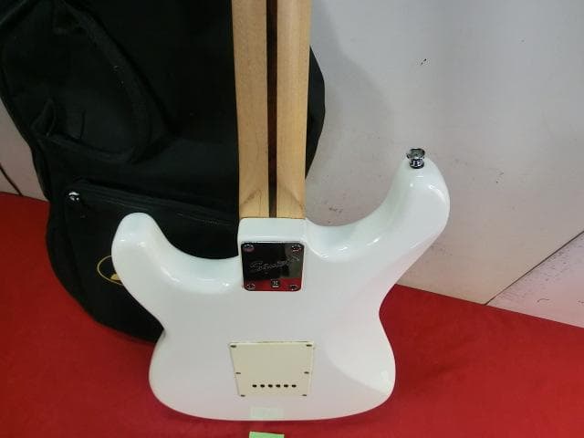 55：Squier Bullet Strat Fender エレキギタージャンク