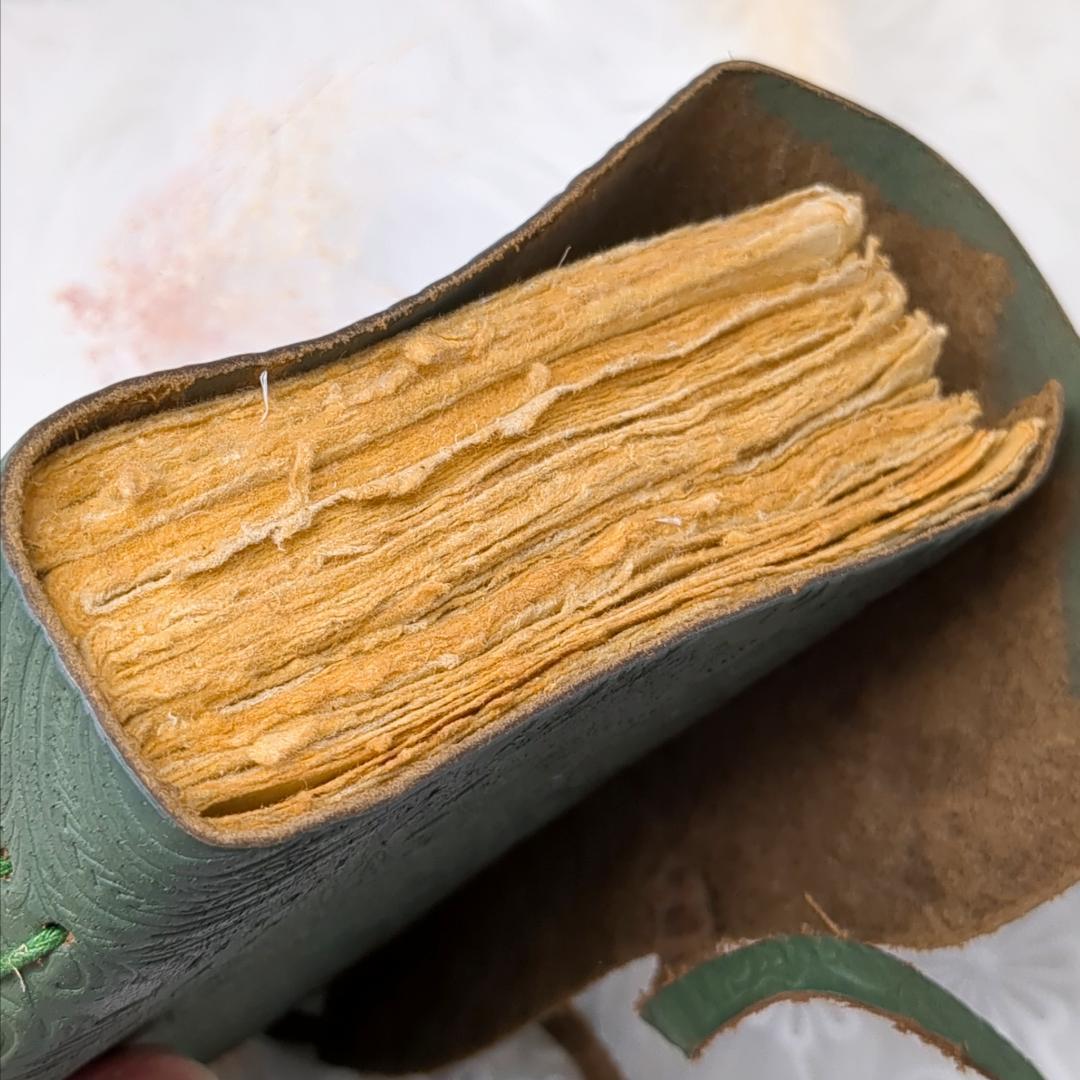 インドのアンティーク雑貨✨魔法のジャーナル✨天然レザー製／ノート