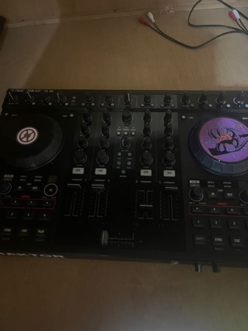 traktor s4 DJコントローラー Traktor Kontrol S4: 4-channel DJ controller