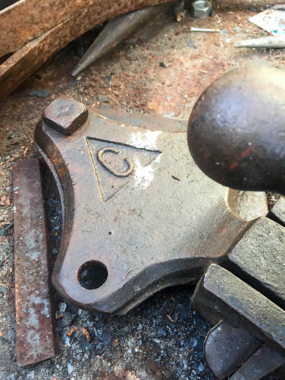 立て万力(バイス) 鍛治屋 工具 Post vise バイス 作業台