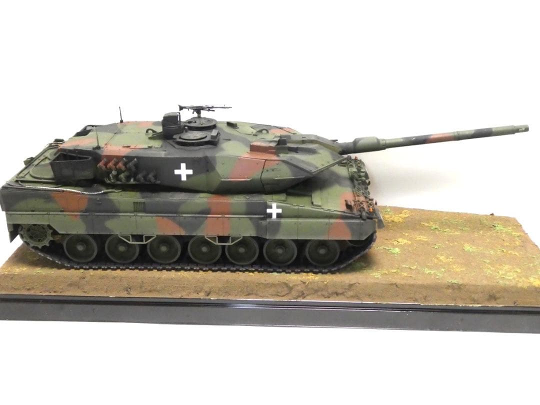 タミヤ 1/35 レオパルト2A6戦車“軍” 完成品