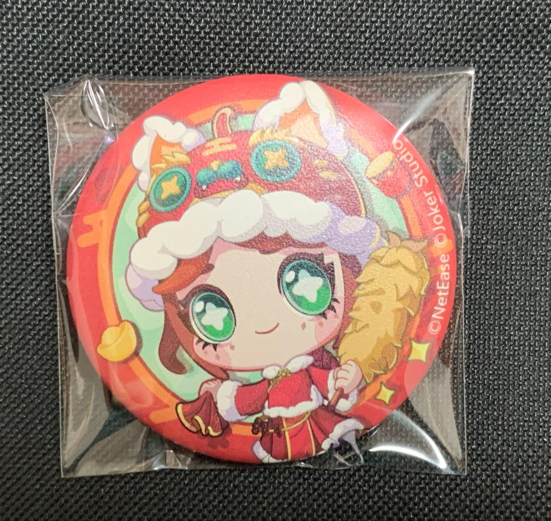 第五人格 春節シリーズ 庭師 エマ・ウッズ バッジ - メルカリ