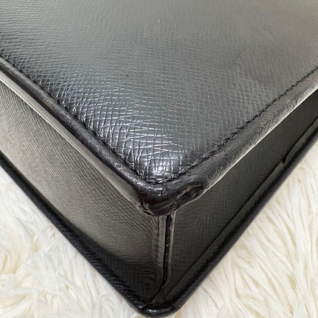 ルイ・ヴィトン タイガ ポルトドキュマンロザン ビジネスバッグ 人気 高級