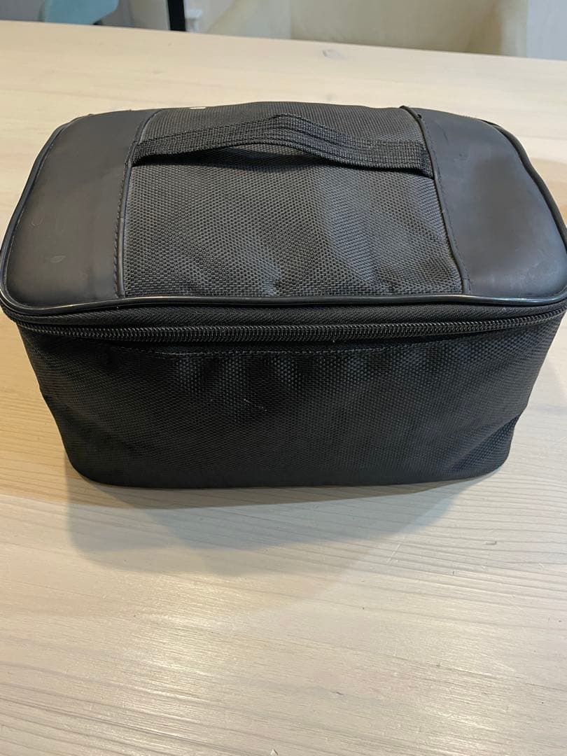 ニンテンドー　Switch本体　ジョイコン　ARMSセット　持ち運びバッグ付き