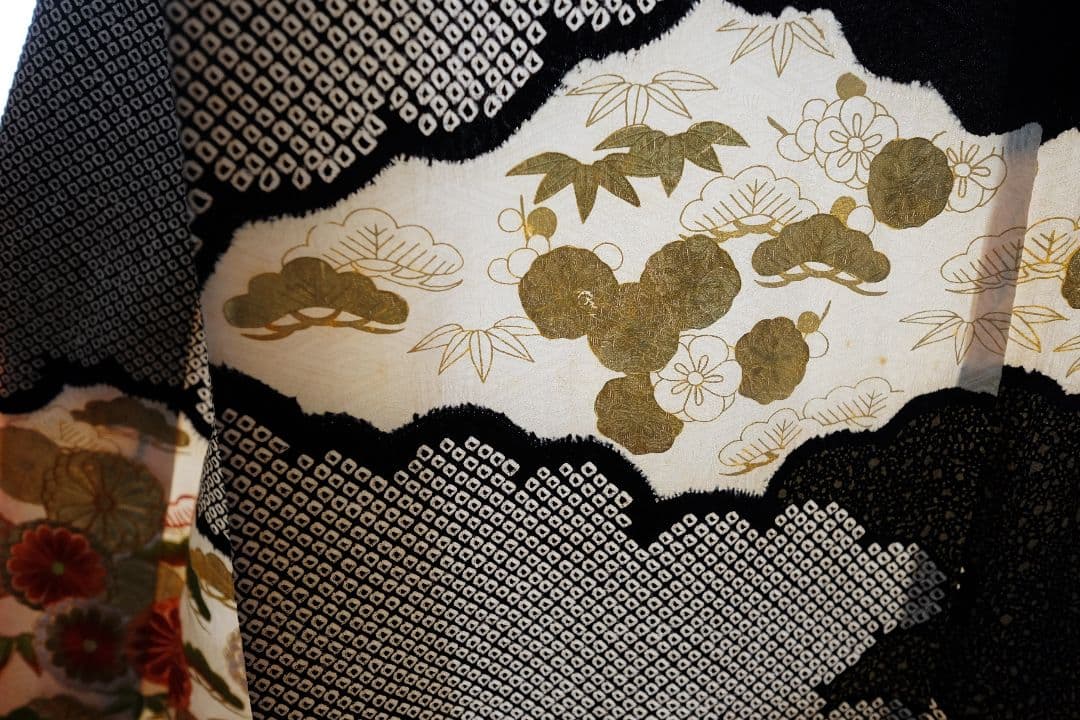 サラ様専用 アンティーク振袖 豪華黒絞り 刺繍 振袖+長襦袢 - メルカリ