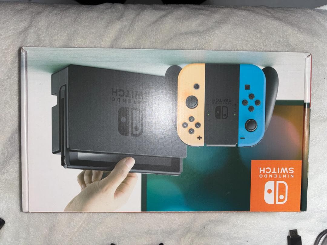 【完品】Nintendo Switch 初期 本体+プロコン、携帯ケース