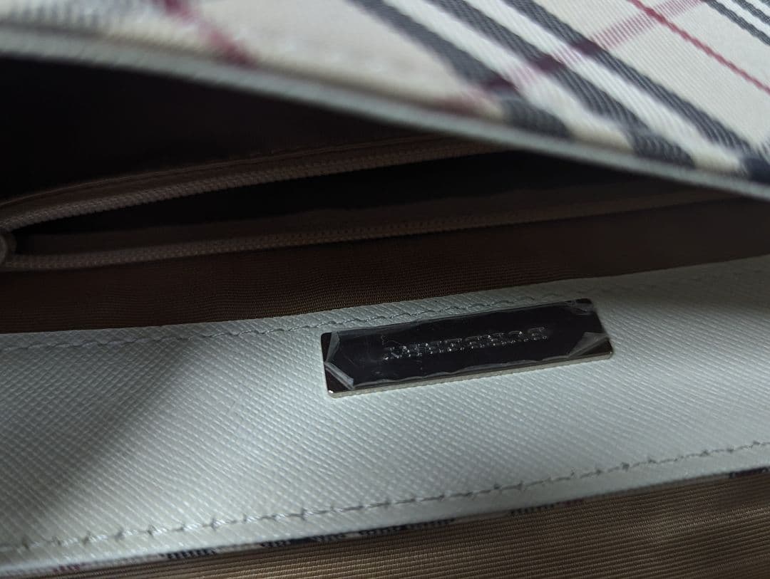 Burberry バーバリー ショルダーバッグ ノバチェック 斜め掛け レザー