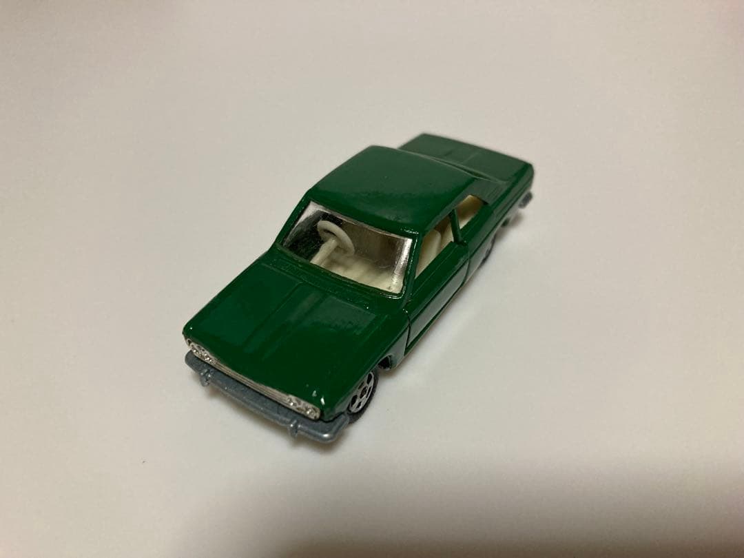 トミカ No.1 日本製 ニッサン ブルーバード SSSクーペ 1Aホイール 緑