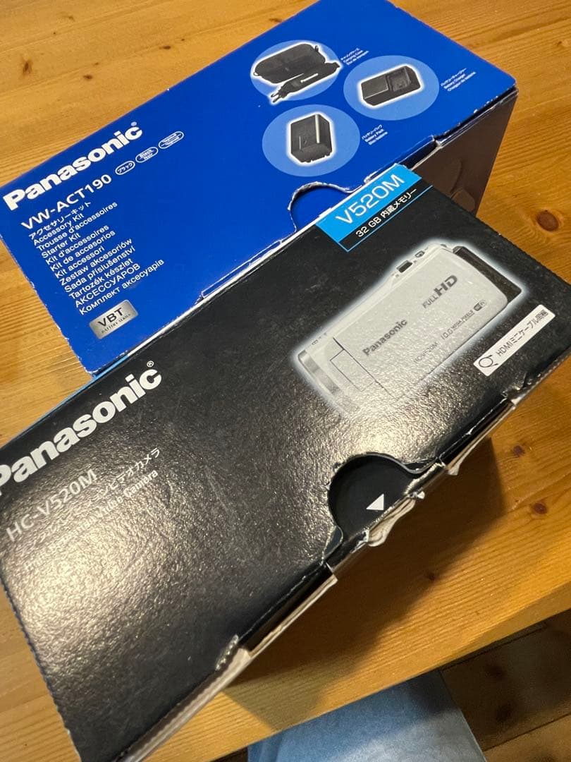Panasonic HC-V520M ビデオカメラ　付属品多数 キャリーバック付