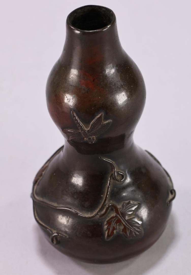 古銅製 赤銅 大明仙徳 瓢箪型 高盛彫刻 蜻蛉蔦紋 置物 一輪挿し 花器