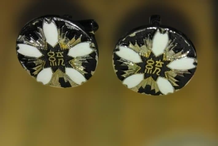 勳六等単光旭日章(略授無し)と警視庁創立100年記念・日本春秋書院同人記章その他