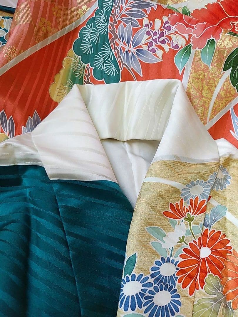 PK-18/25　振袖　鉄色地　季節の花々　鴛　地紋　金糸刺繍　金彩　豪華