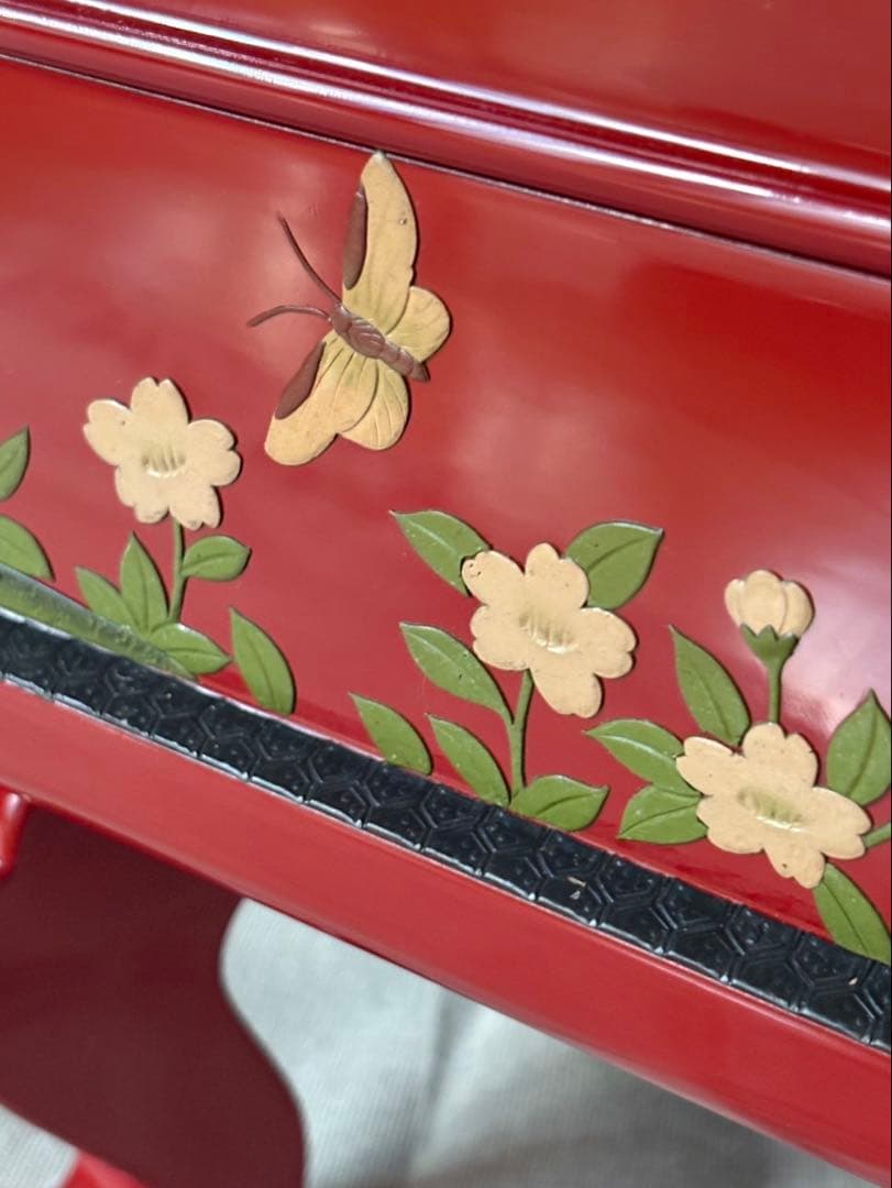 紅房 べんぼう 琉球漆器 朱漆花鳥箔絵六角東道盆 梅 牡丹 鳥 蝶