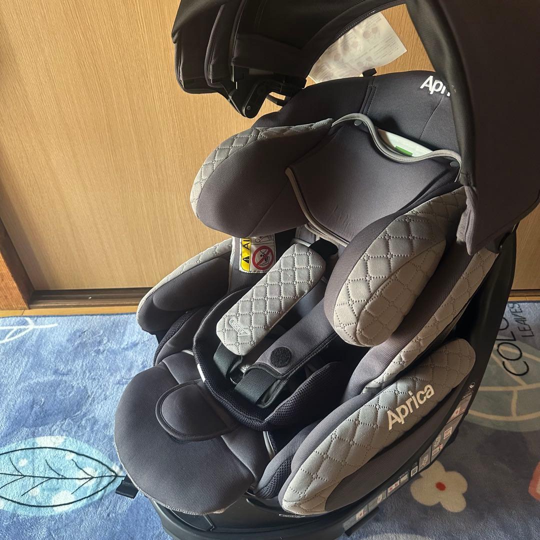 【美品】アップリカ　チャイルドシート　フラディアグロウ　ISOFIX　プレミアム