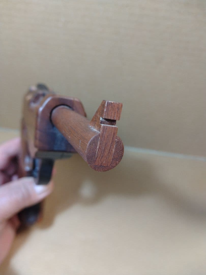 長期保管　木製ピストル ワルサーP38 ルパン三世　GRASPシリーズ　台座付き