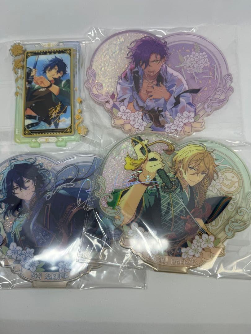 バラ売り/お値下げ可能】あんスタ 引退品 まとめ売り 大量 - メルカリ