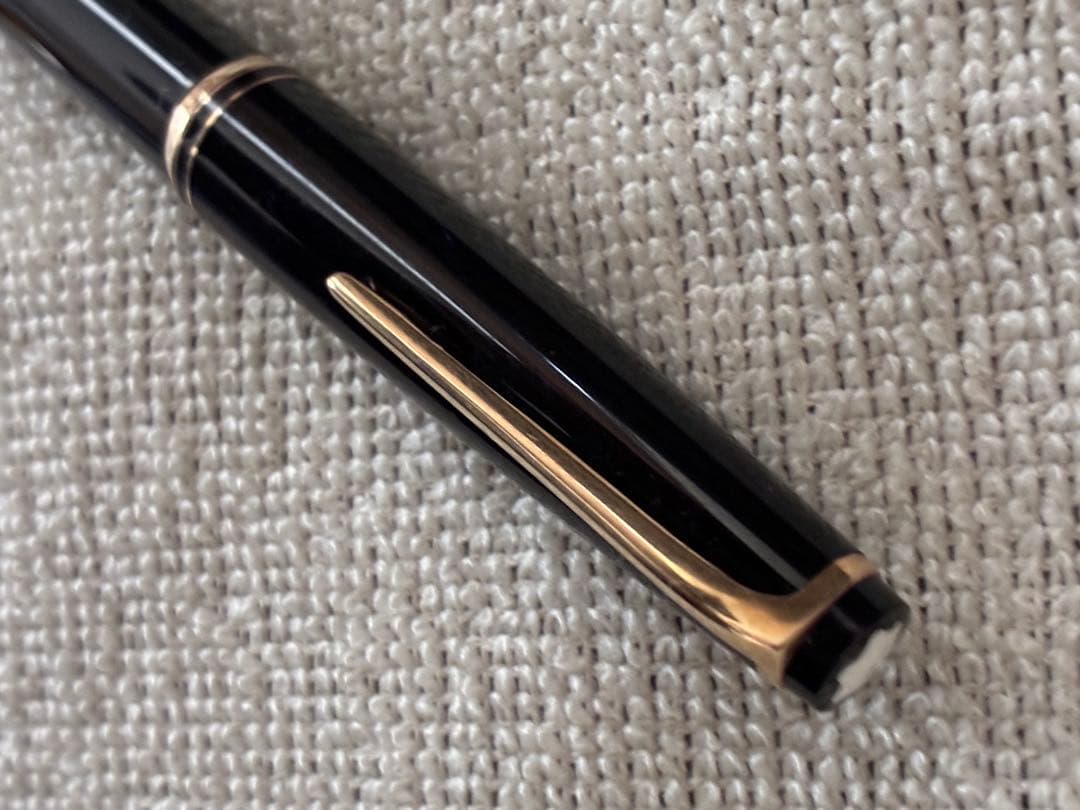 ◾️MONT BLANC モンブラン◾️黒 万年筆 No. 22◾️黒色／金色◾️