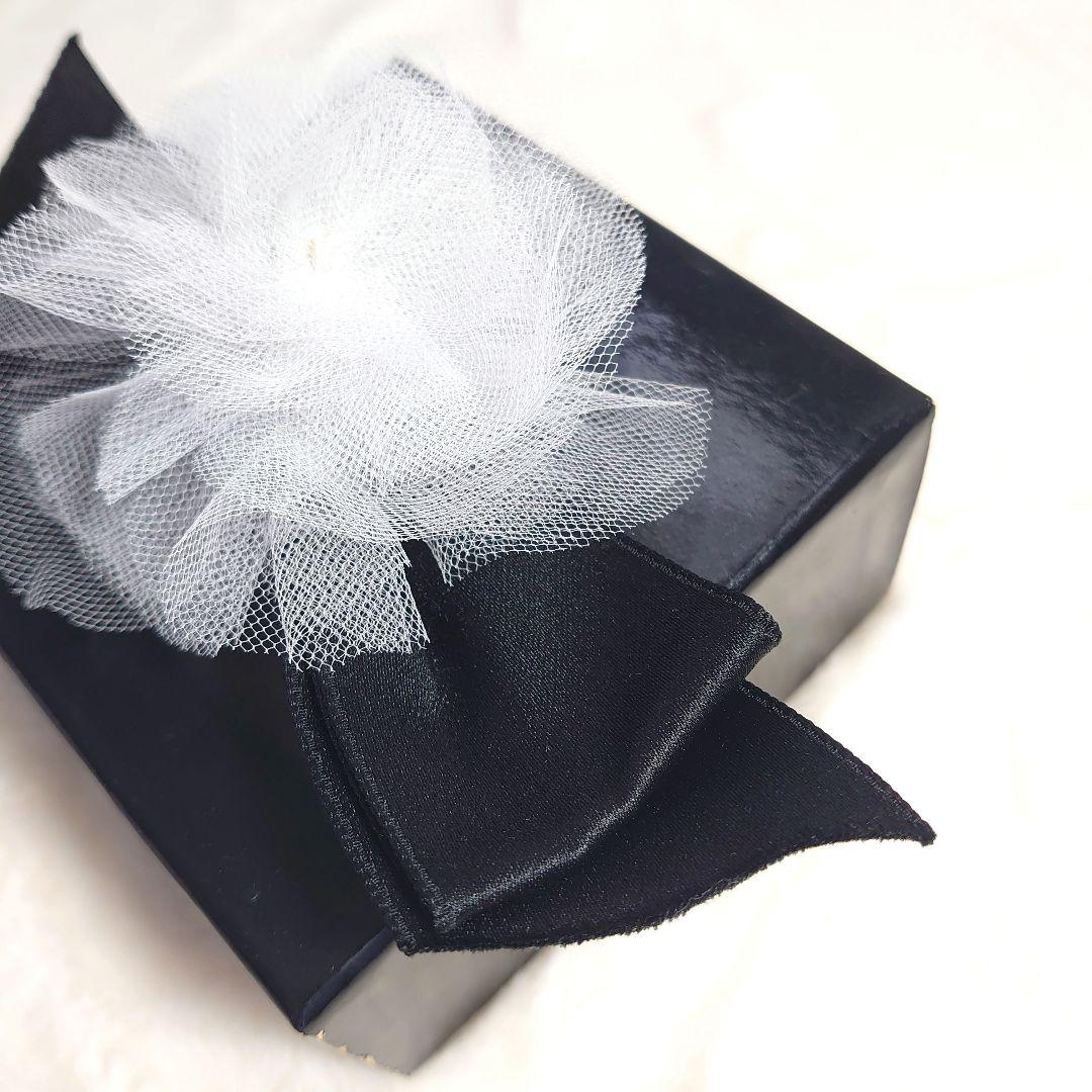 シャネル コサージュ リボン ブローチ 白レース＆黒サテンリボン メッシュ