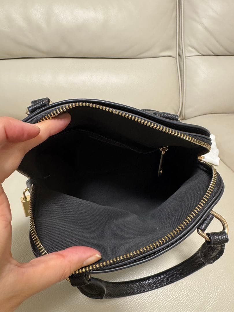 フルラFURLAヴィットリアドームS黒ブラック2wayハンド斜めがけ