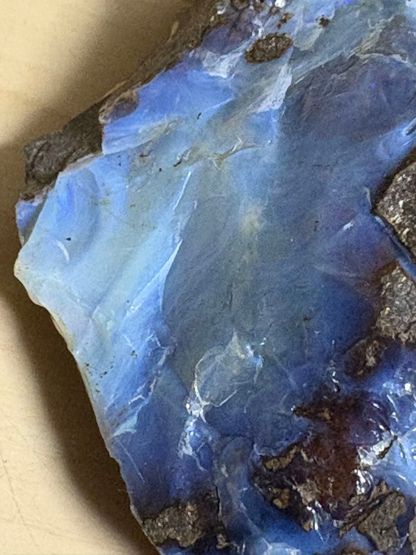 オーストラリア産 大きなボルダーオパール原石 約1976g パワーストーン