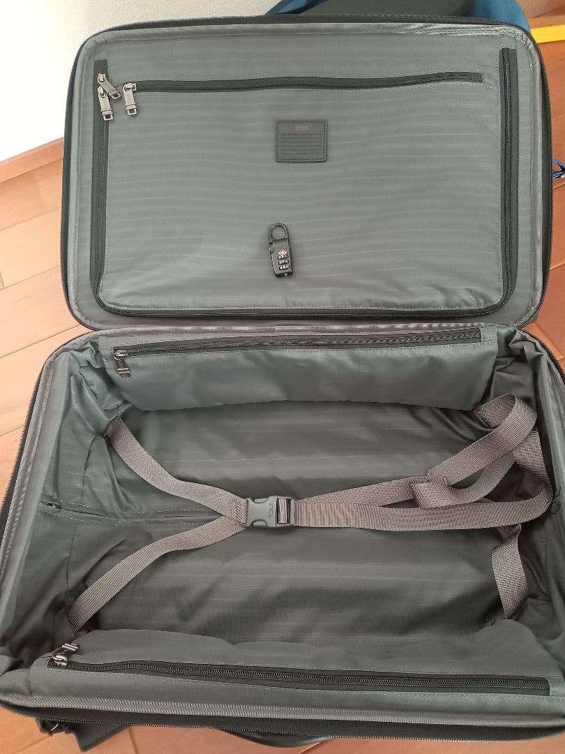 TUMI キャリーケース 4輪 機内持ち込み可 223060D4