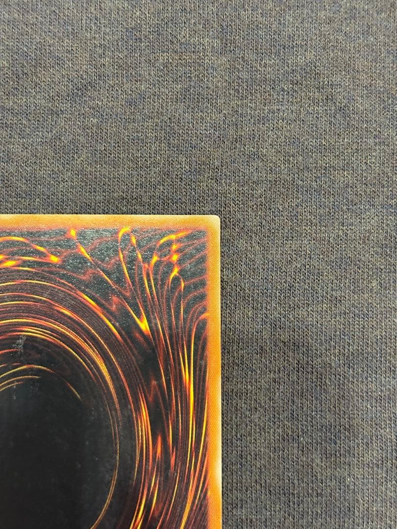 混沌の黒魔術師レリーフ美品　遊戯王3期旧レリーフアルティメットレア絶版希少