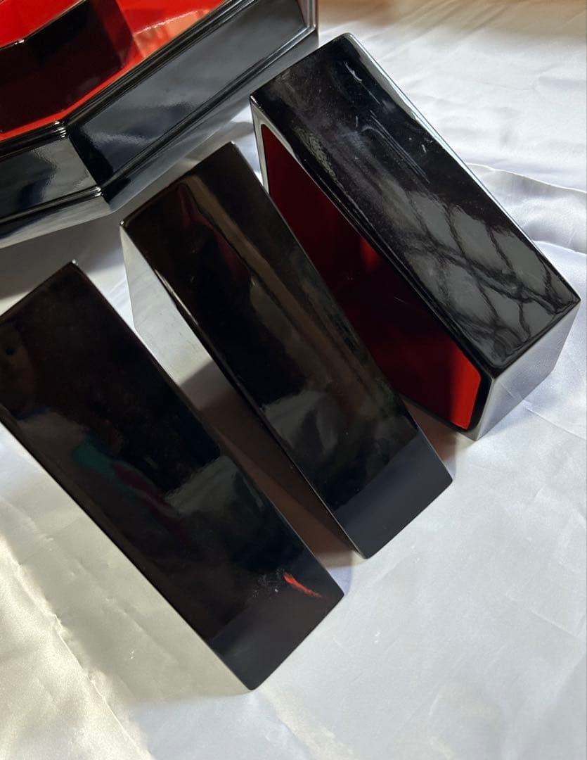 八角トゥンダーブン（東道盆）　琉球漆器