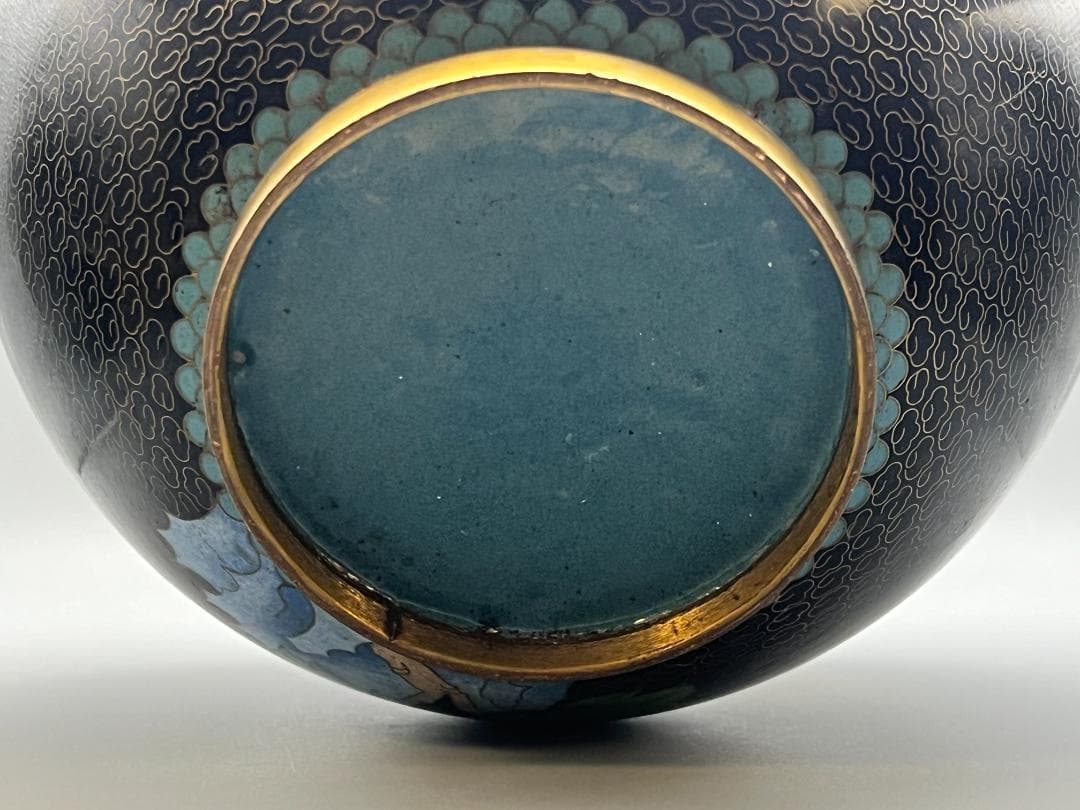 黒エナメル七宝焼き　真鍮製　大花瓶　花蝶図　重量約1996g　中国美術品