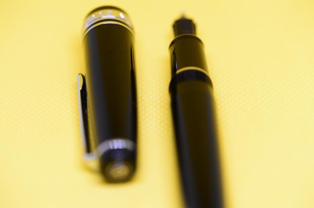 セーラー万年筆 プロフェッショナルギア 長刀研ぎ 中細字 (N-MF)