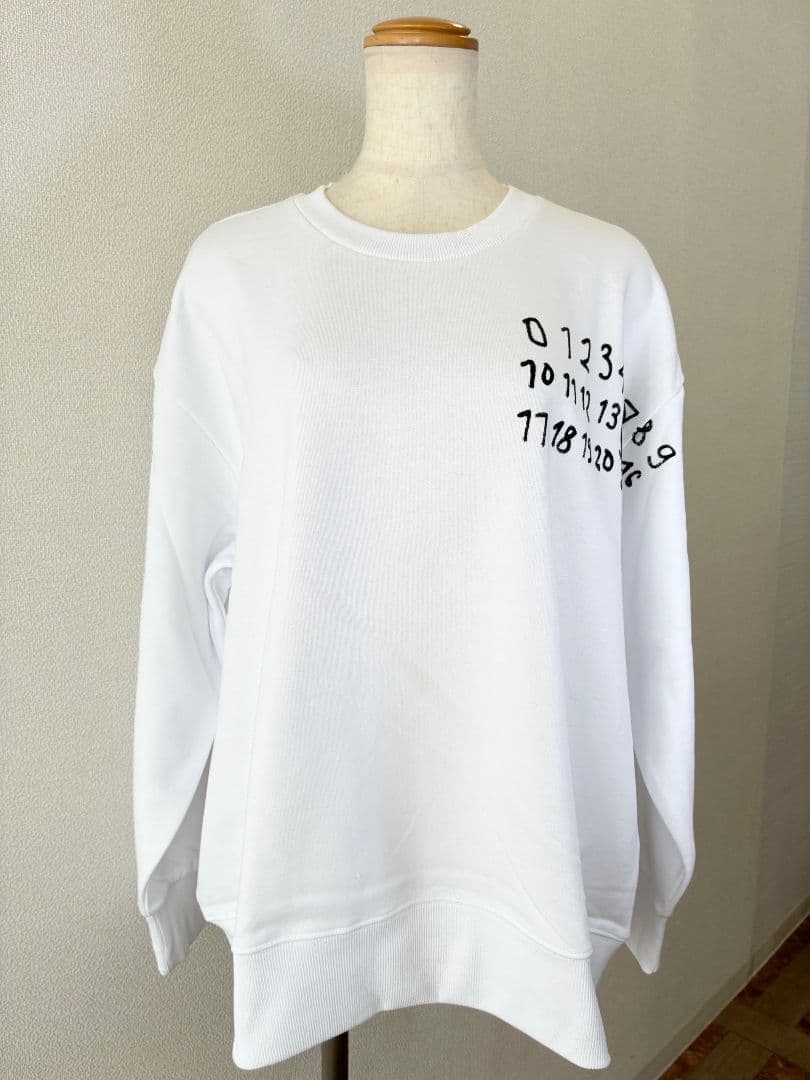 大人もOK！ MM6 Maison Margiela ,ナンバーロゴ スウェット