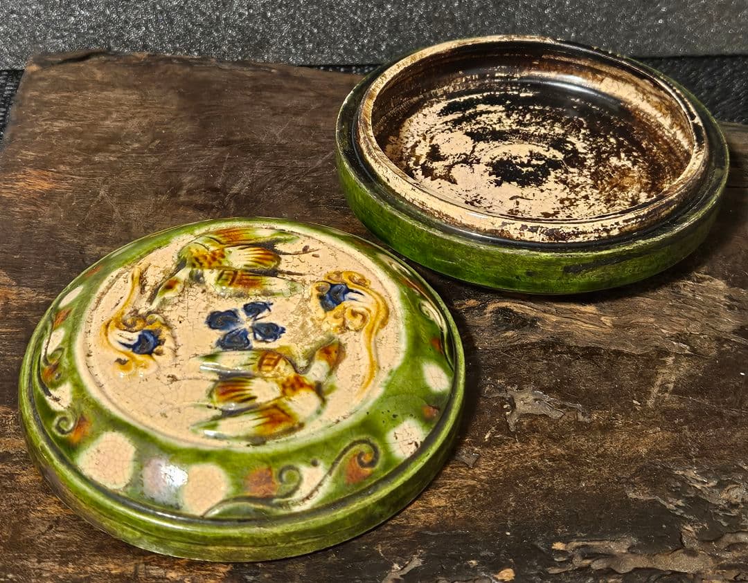 中国古美術 中国古陶磁器 中国古玩 明代 緑交趾 三彩 陽刻浮彫 鳳凰