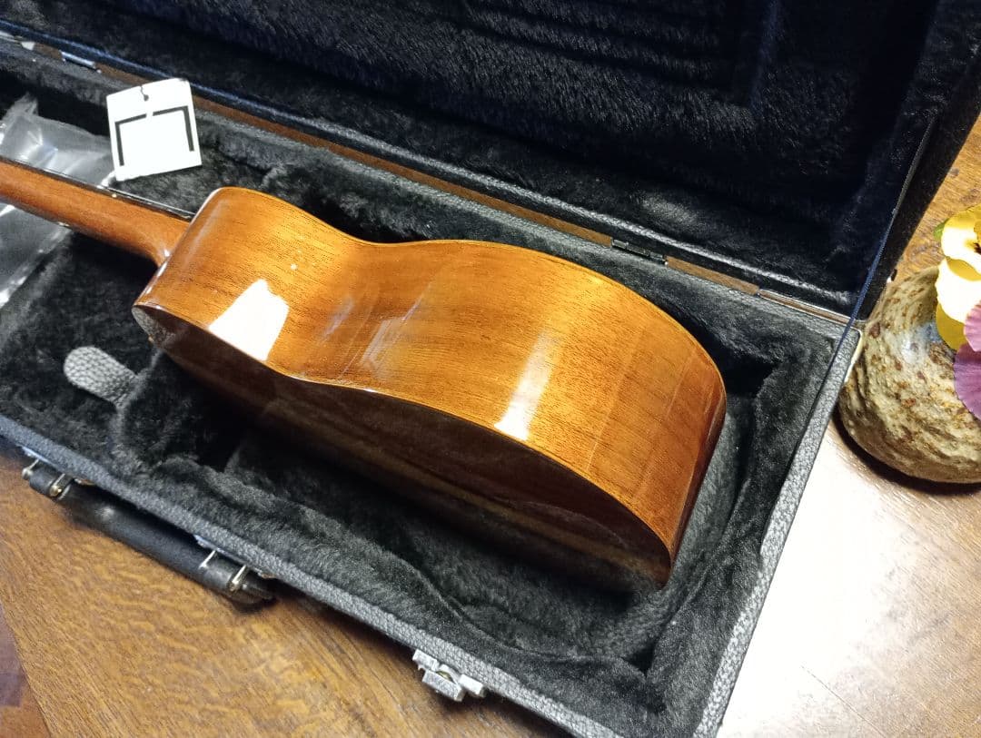 ハイクオリティーukulele☆UK-2500(ケース付き）
