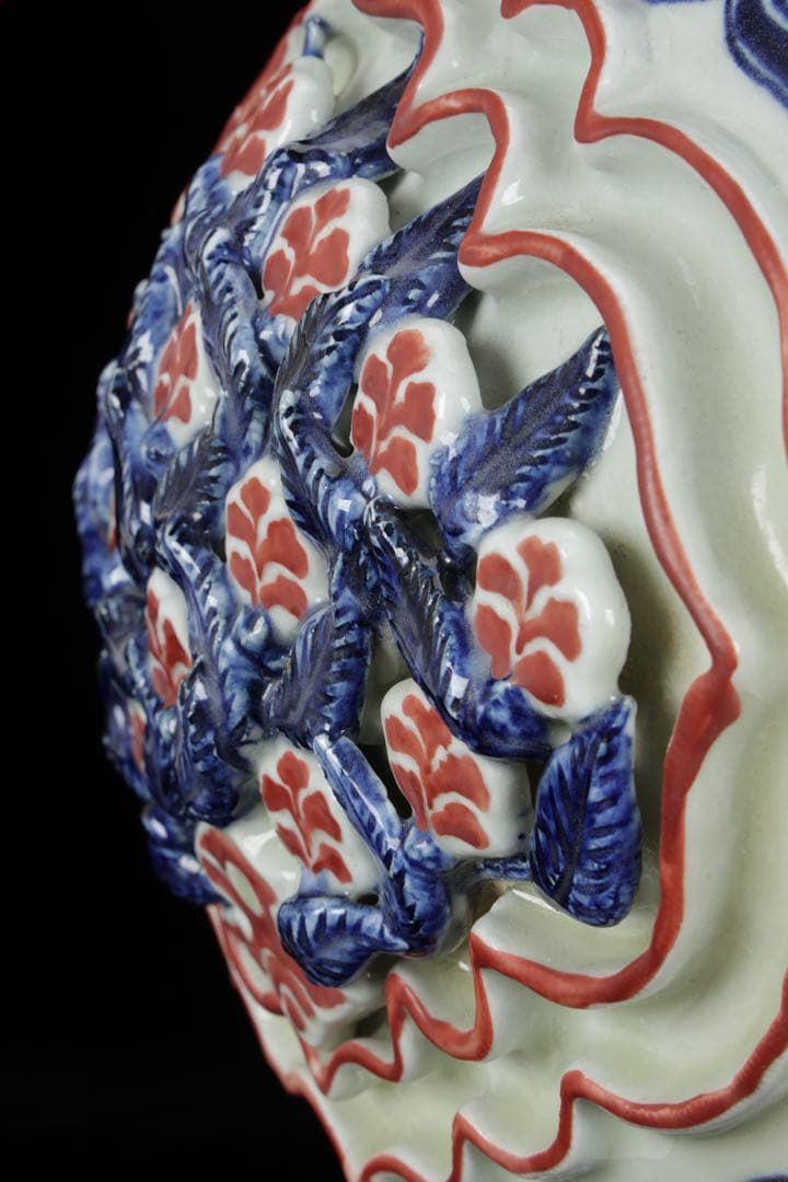 中国古玩 青花釉裏紅透彫花弁麒麟紋壺 唐物 飾壺 花瓶 時代物 古美術