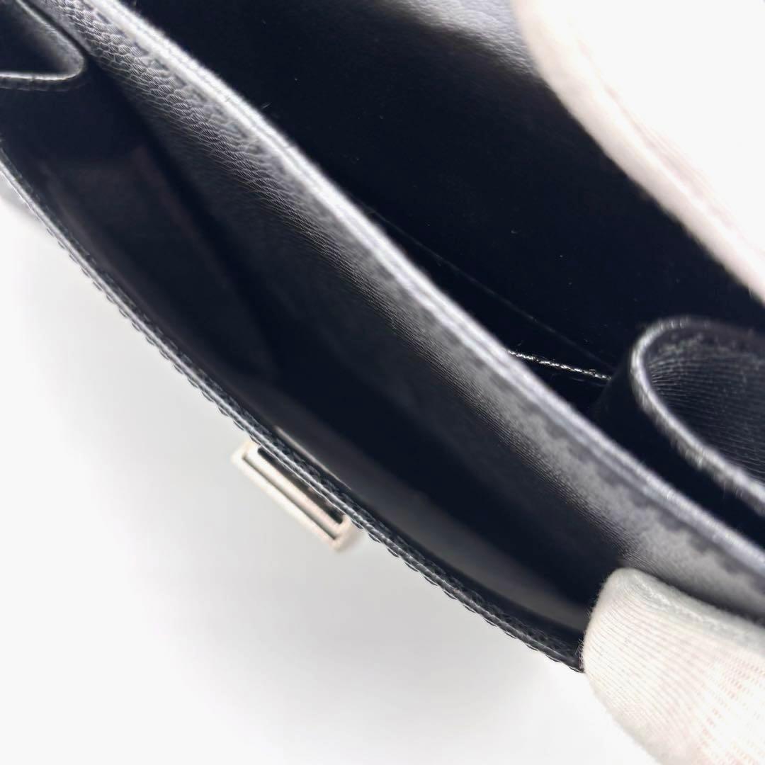 LOUIS VUITTON　ルイヴィトン　セルヴィエット　カザン　タイガ　レザー