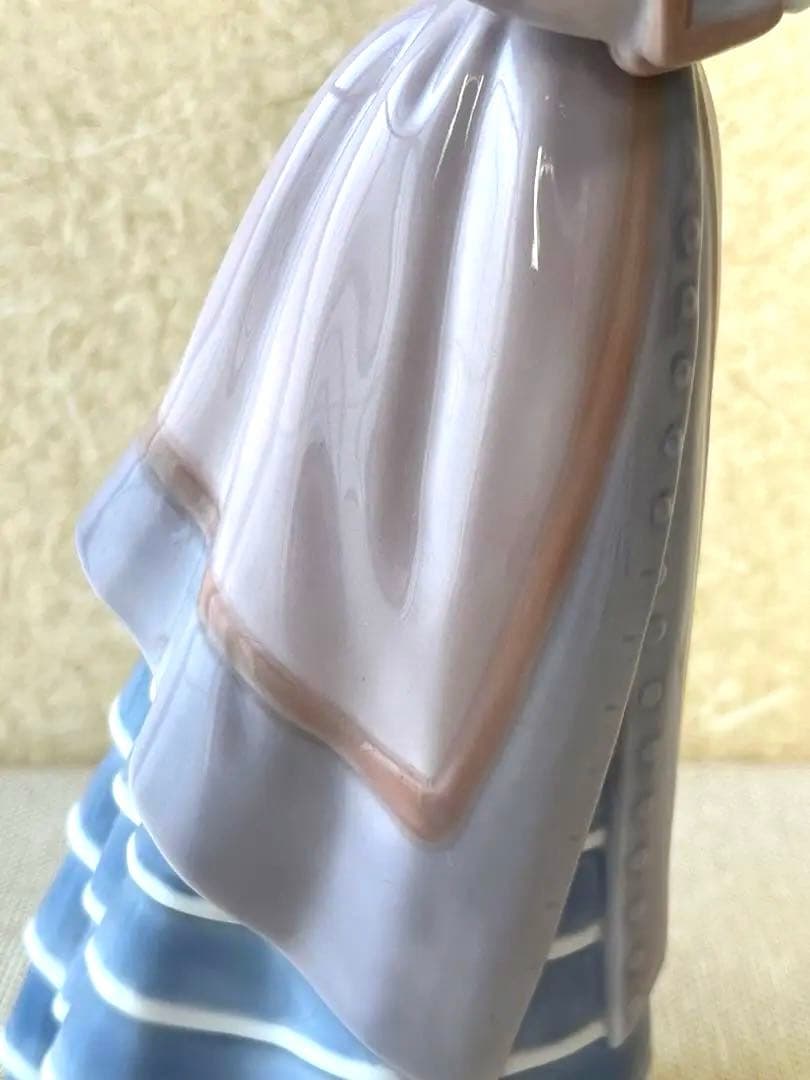 美品・希少】Lladroリヤドロ フィギュリン 傘を持つ貴婦人