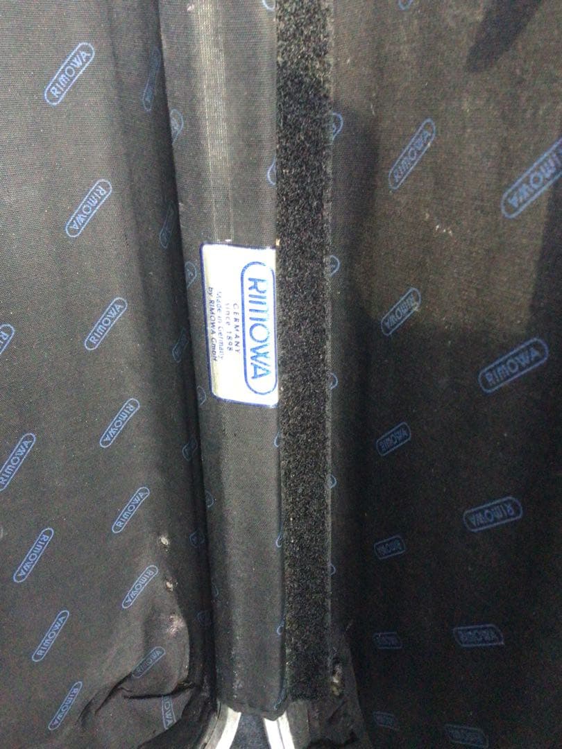 RIMOWA 廃盤　アルミビジネスケースの商品です。