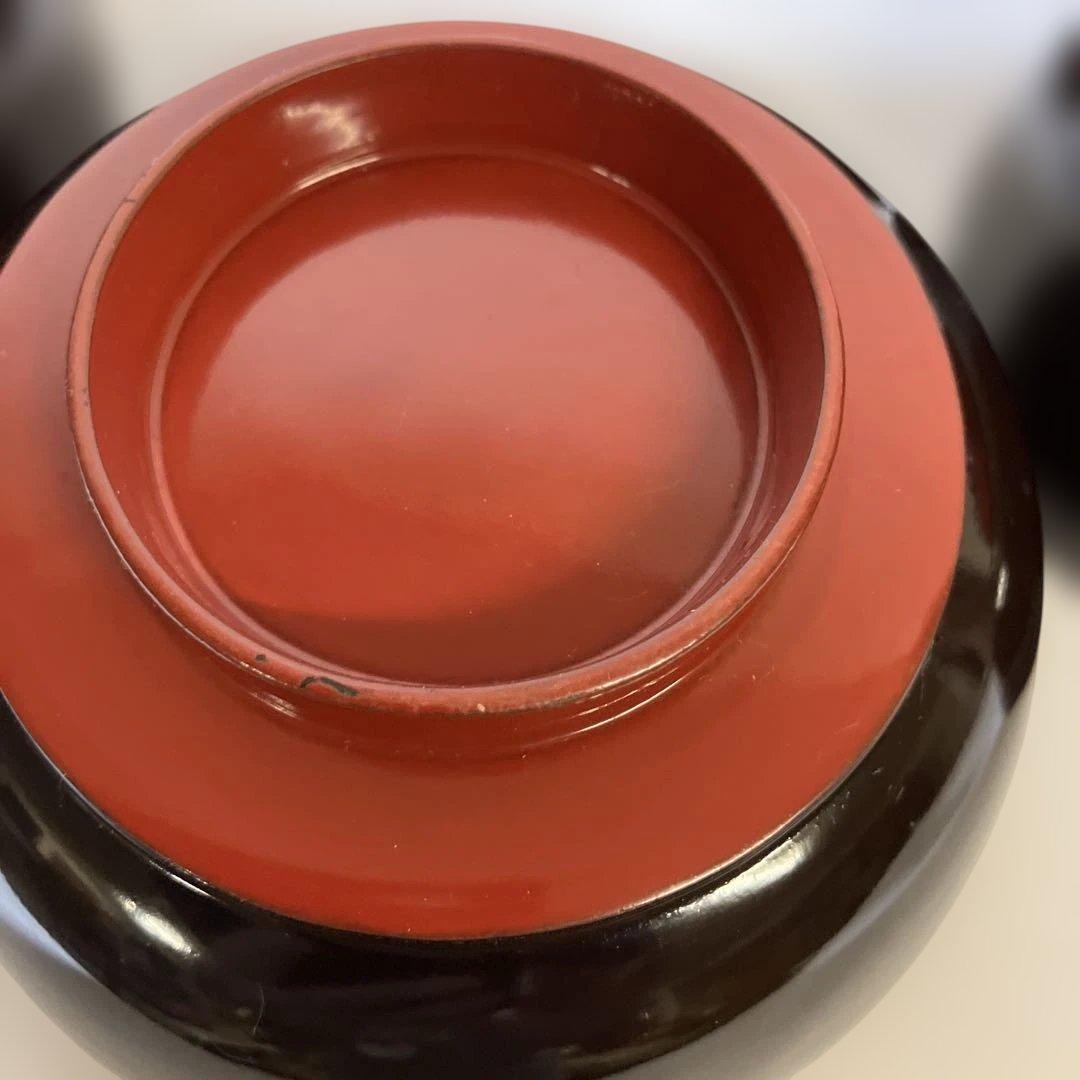 黒塗に蓋・内朱塗の金蒔絵木製漆器椀五客／蓋に希少な意匠「（三日月の）月輪に蝙蝠」