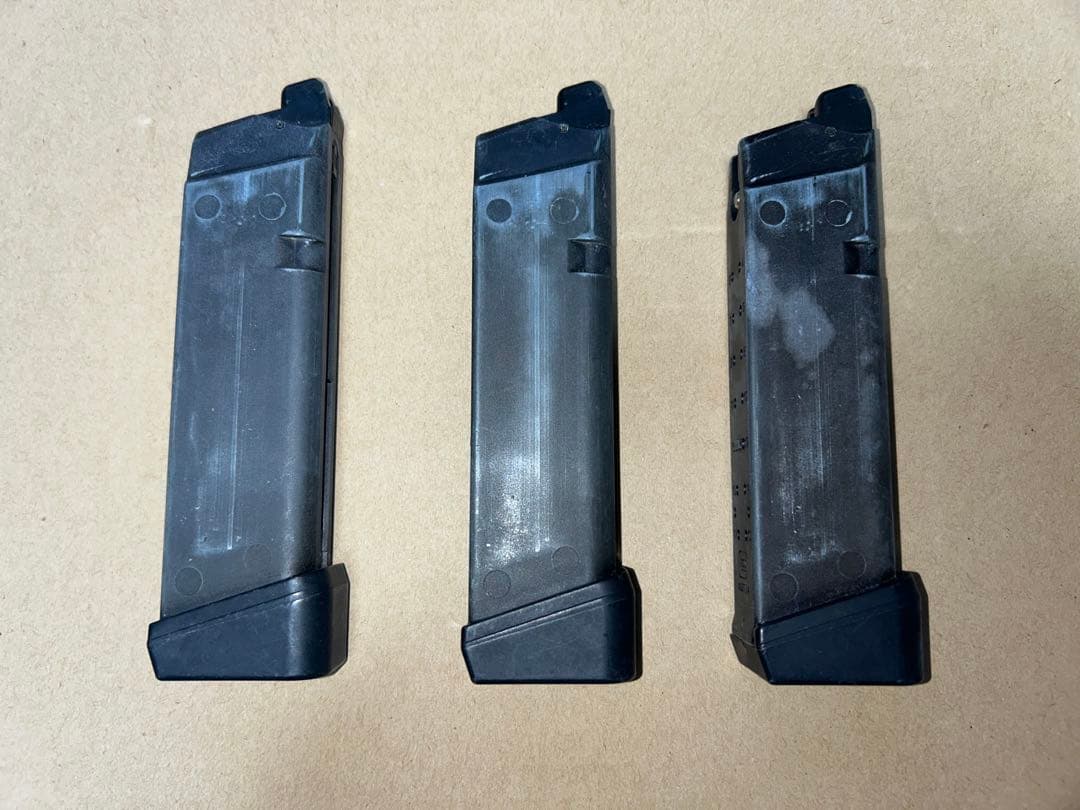 ガスガン　東京マルイ　G17カスタム　フラットダークアース　マガジン3本付き