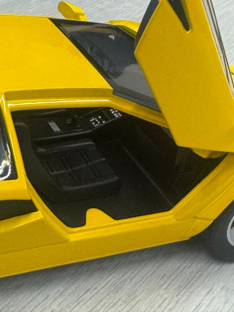 ランボルギーニ イエロー 1/24