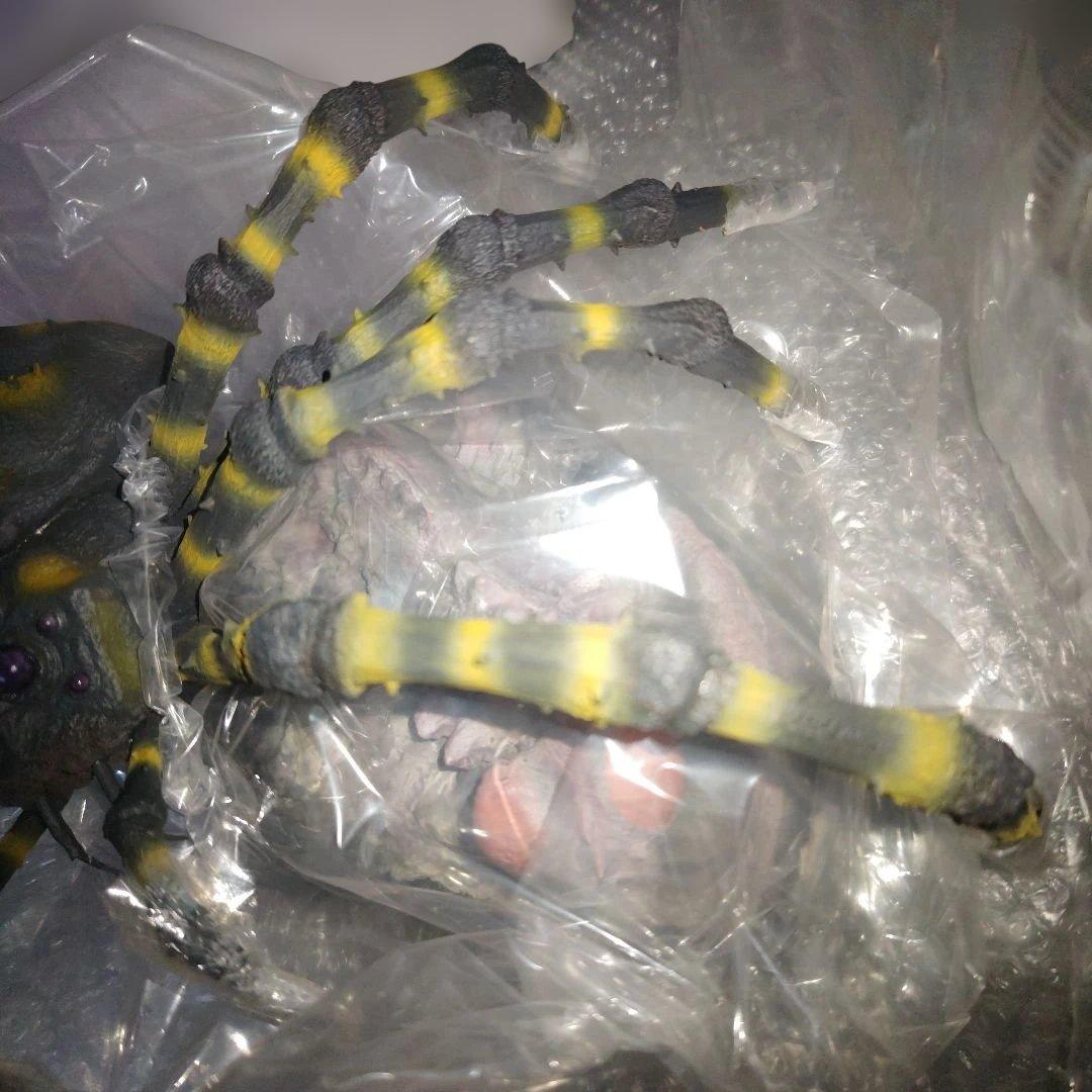 東宝大怪獣シリーズ　クモンガ　少年リック限定版　カマキラス台座付属　フィギュア