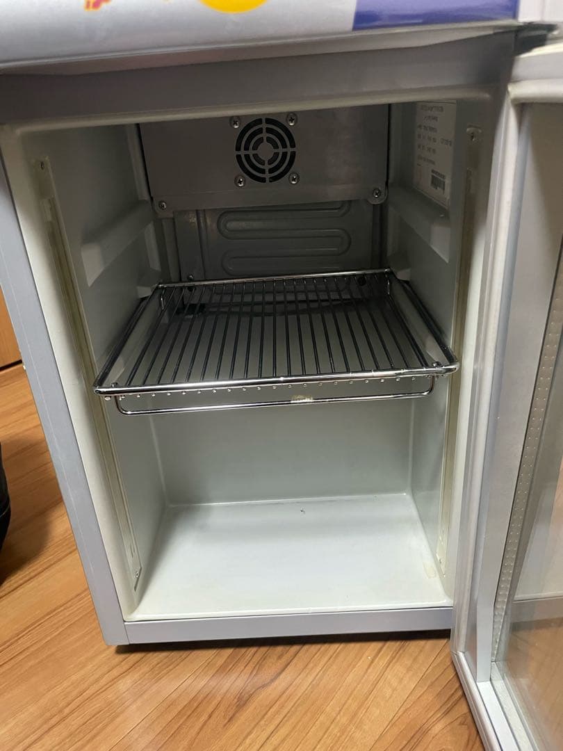 Red Bull 冷蔵庫 コンパクト ガラス扉 非売品 説明書付 - メルカリ