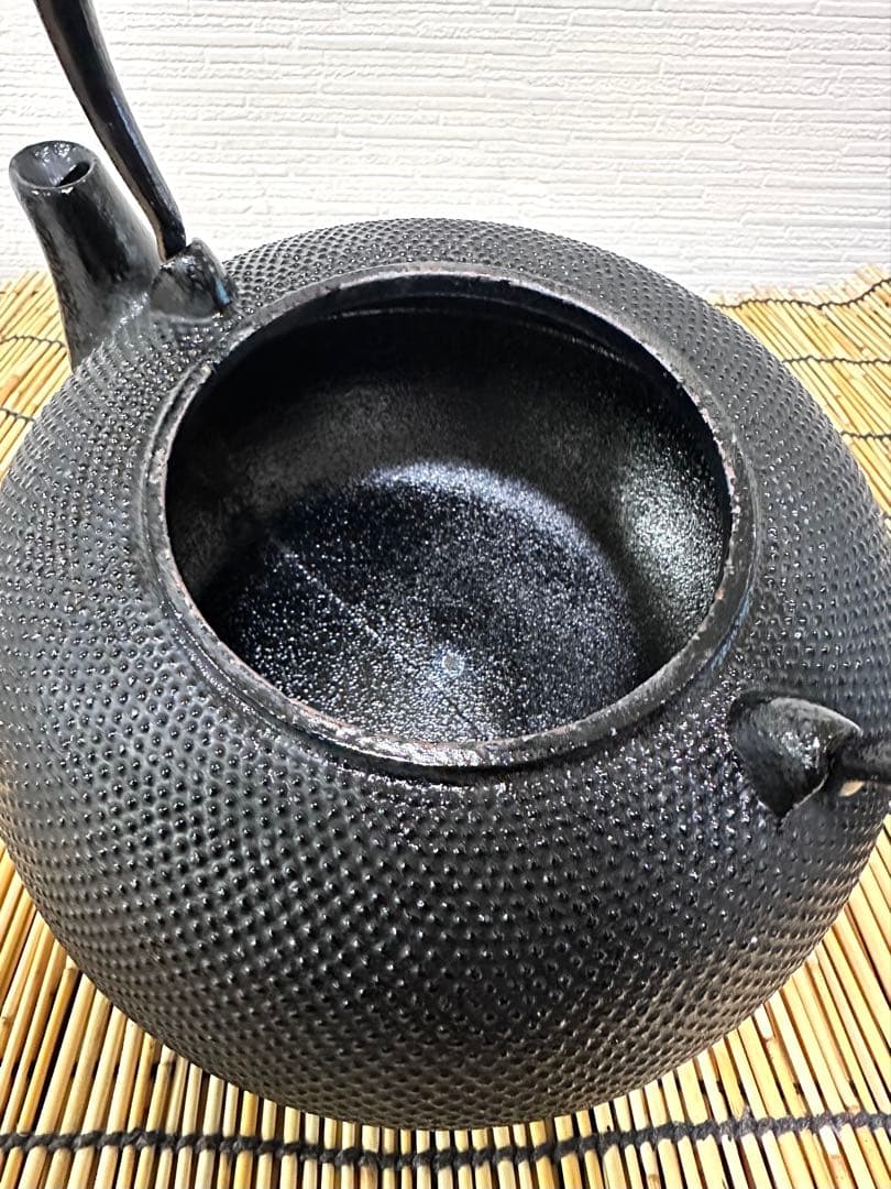 USED、良品 南部雲南堂鍋元造 15型丸平形アラレ 鉄瓶 南部鉄瓶