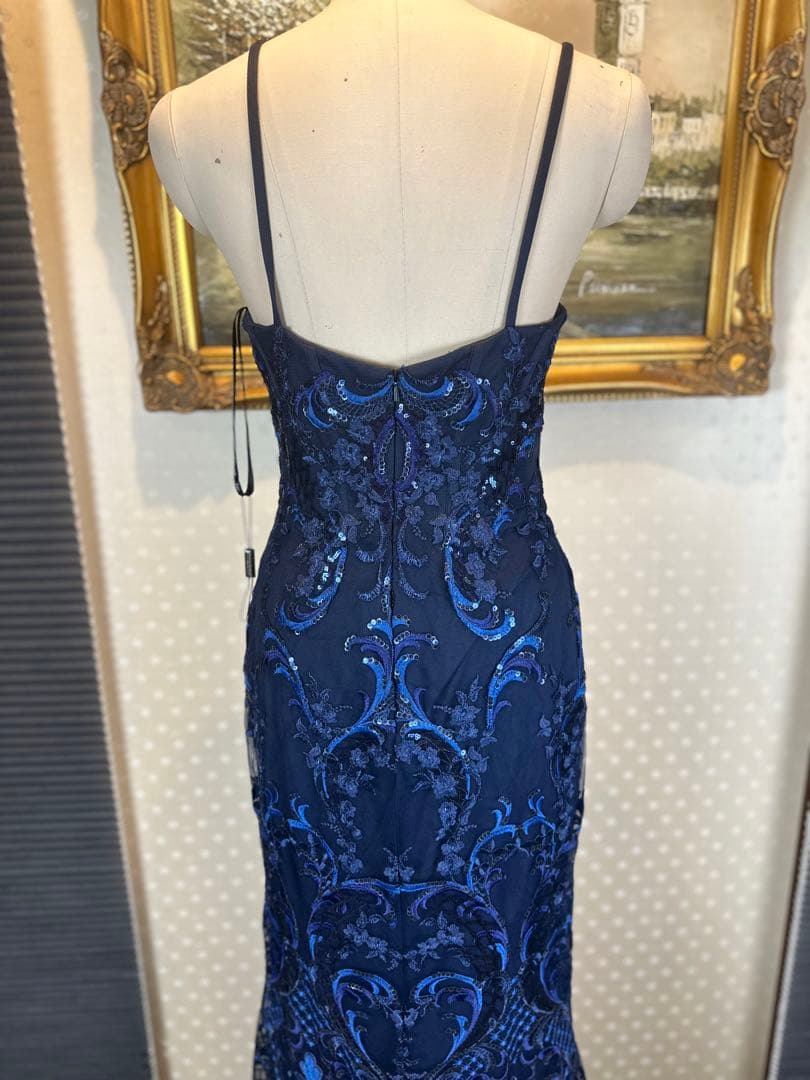 ネイビーブルー 刺繍入り マーメイドラインドレス