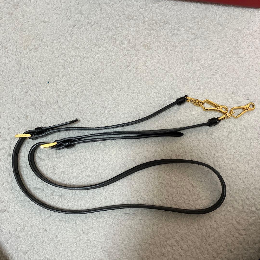 ショルダーバッグ 1BH043 レッド ブラック サフィアーノレザー PRADA