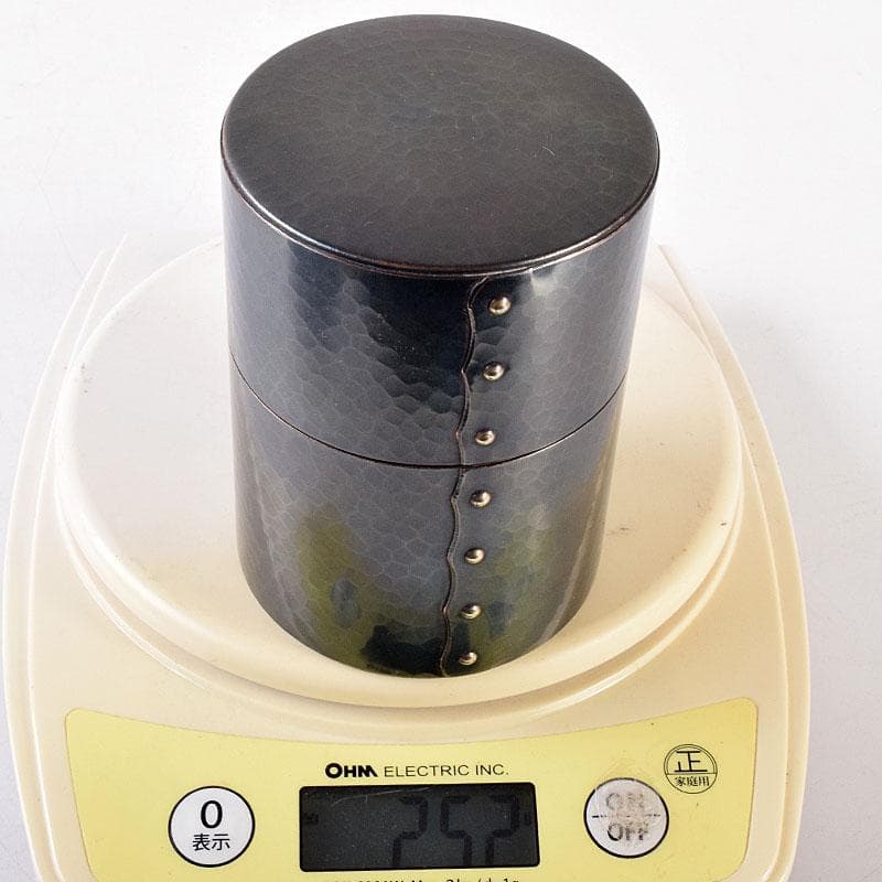 鎚起銅器　玉川堂造　紫金色鎚肌　茶托　茶筒　茶さじ　茶器揃　共箱　D　R8147