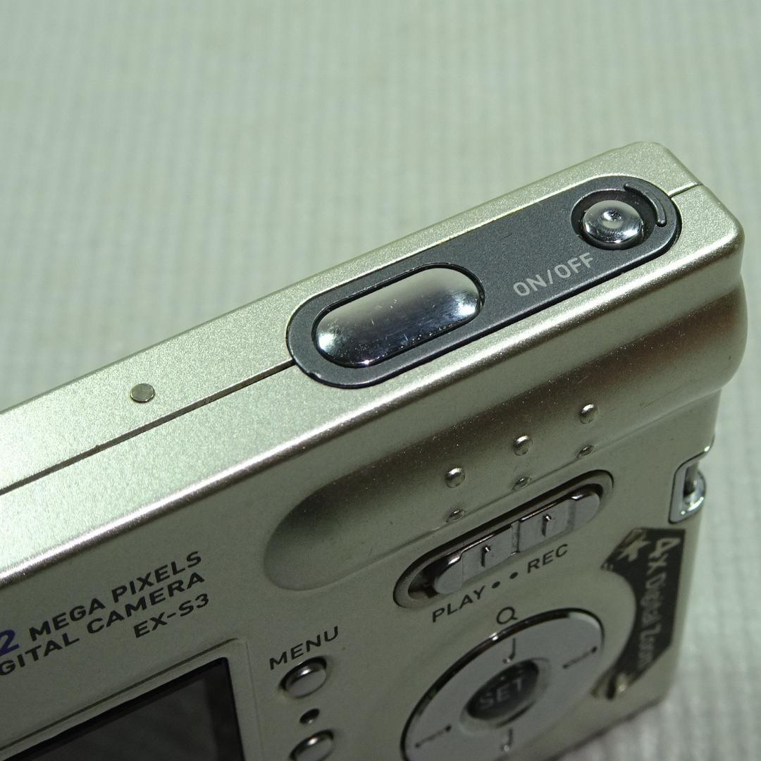 カシオ EXILIM EX-S3 デジカメ 超軽量 バッテリー新品 SD2GB