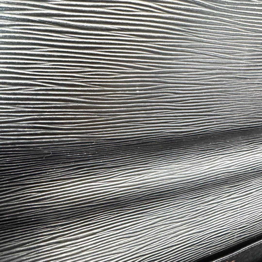 ルイヴィトン　LOUIS VUITTON ビジネスバッグ　エピ　コンセイエ